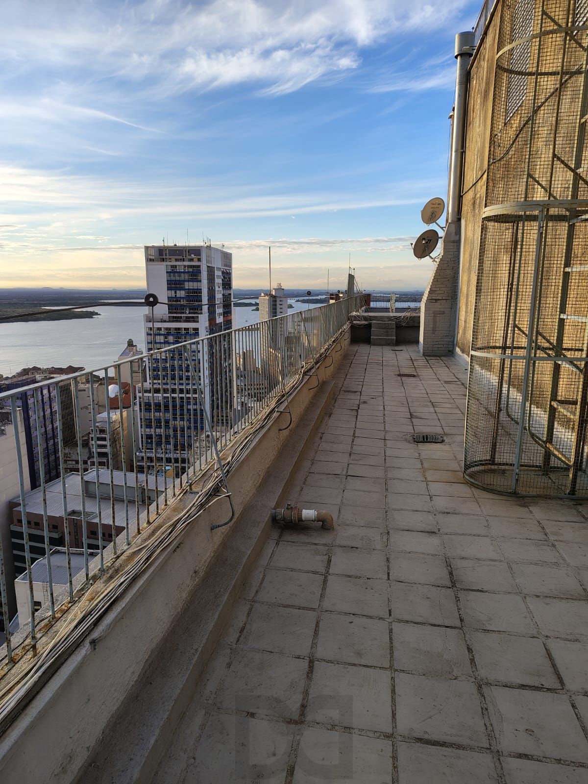 Apartamento Espaçoso no Centro Histórico com Móveis Sob Medida — foto 23