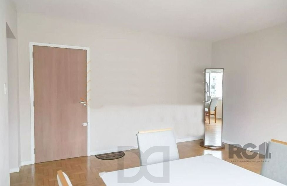 APARTAMENTO 3 DORMITÓRIOS COM GARAGEM NO BAIRRO FARROUPILHA EM PORTO ALEGRE — foto 14