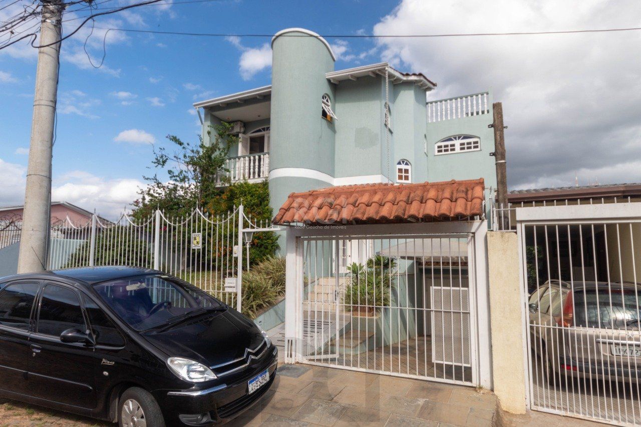Casa para Venda - 250m², 3 dormitórios, sendo 2 suites, Partenon — foto 1