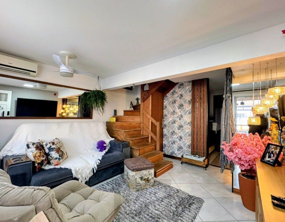 Casa Sobrado 3 Dormitórios no Condomínio Residencial Pontal de Acapulco — foto 1