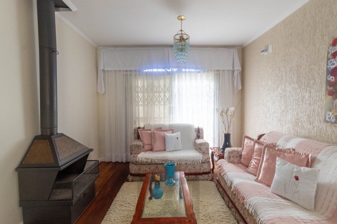 Casa para Venda - 250m², 3 dormitórios, sendo 2 suites, Partenon — foto 2