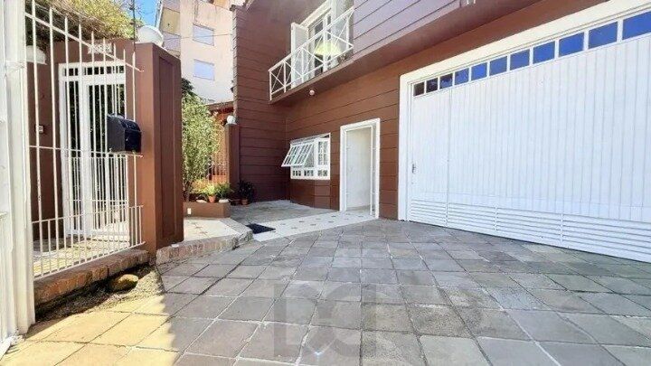 Casa de 4 dormitórios, uma suíte, pátio com piscina nos fundos e espaço para até 3 carros no Chácara das Pedras — foto 20