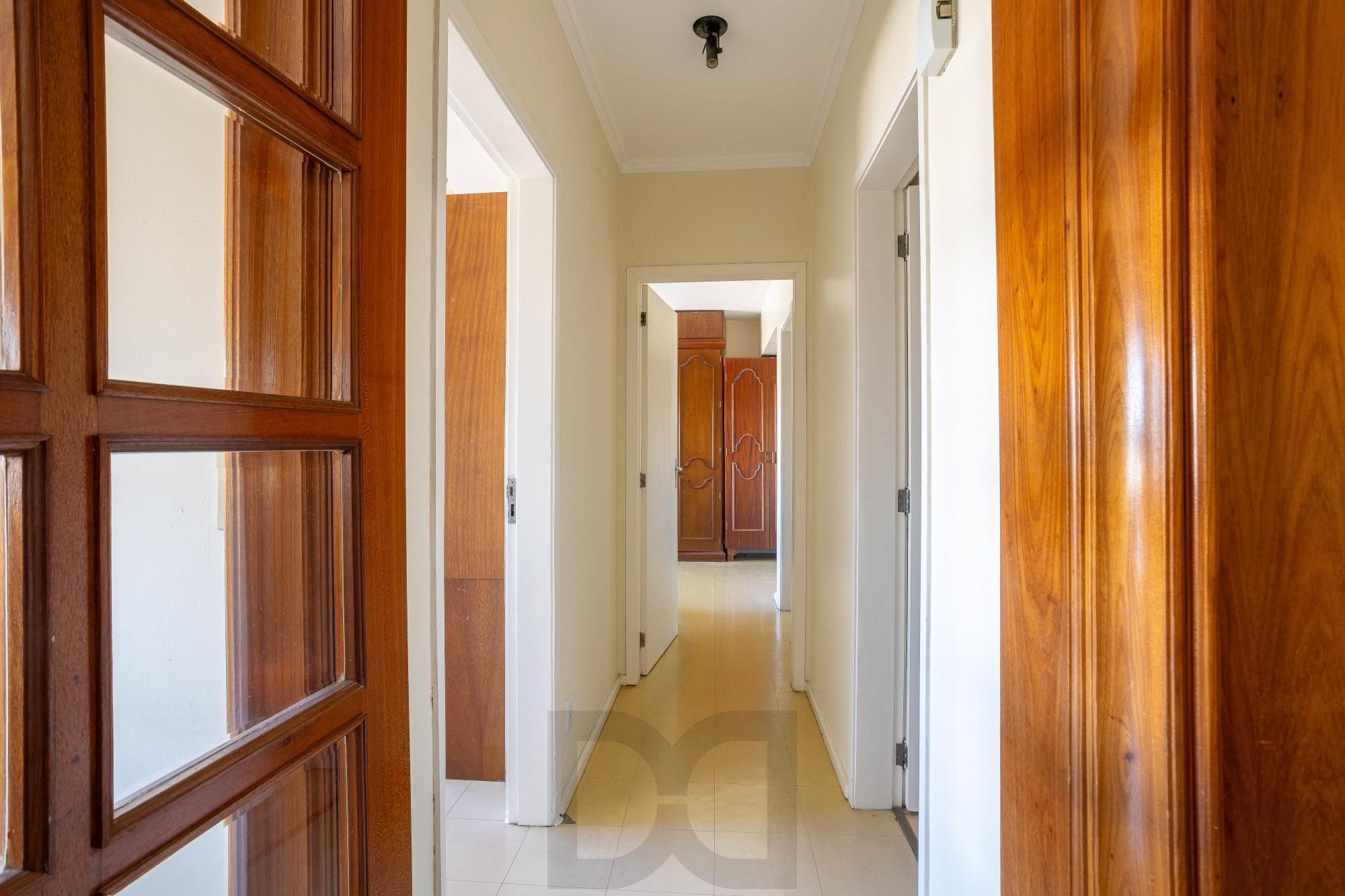 Apartamento de 2 dorm./ na Av. Independência, / Em frente ao Complexo Hospitalar Santa Casa e próximo à UFRGS. — foto 2