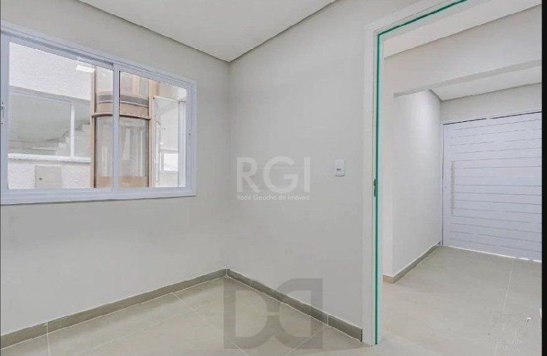 Casa para Venda - 220m², 3 dormitórios, sendo 2 suites, 2 vagas - Partenon — foto 9