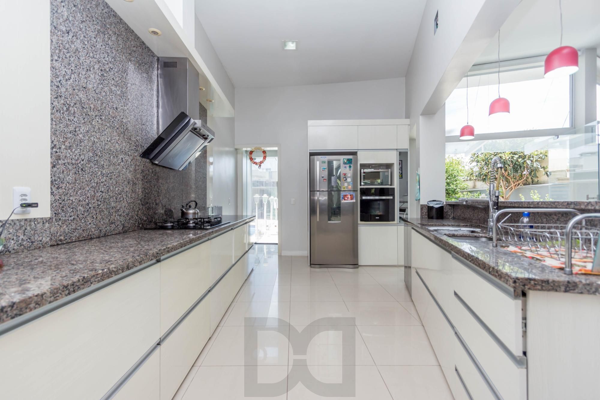 Casa Alto Padrão 3 dormitórios, 2 suítes, 4 banheiros, 4 vagas/box, Bairro Santo Antonio em Porto Alegre RS — foto 6