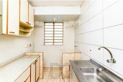 Apartamento 2 quartos, piso laminado, garagem coberta, próximo á UNIRRITER e 4 quadras Protásio Alves. — foto 7