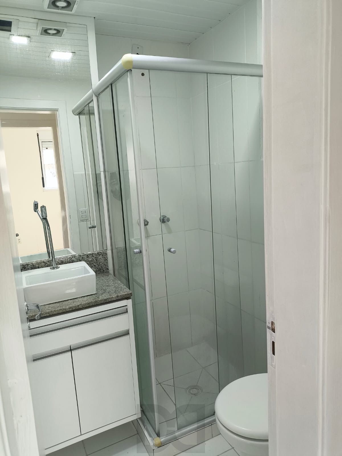 ÓTIMO APARTAMENTO COM SACADA A VENDA, APROVEITE A OPORTUNIDADE! — foto 7