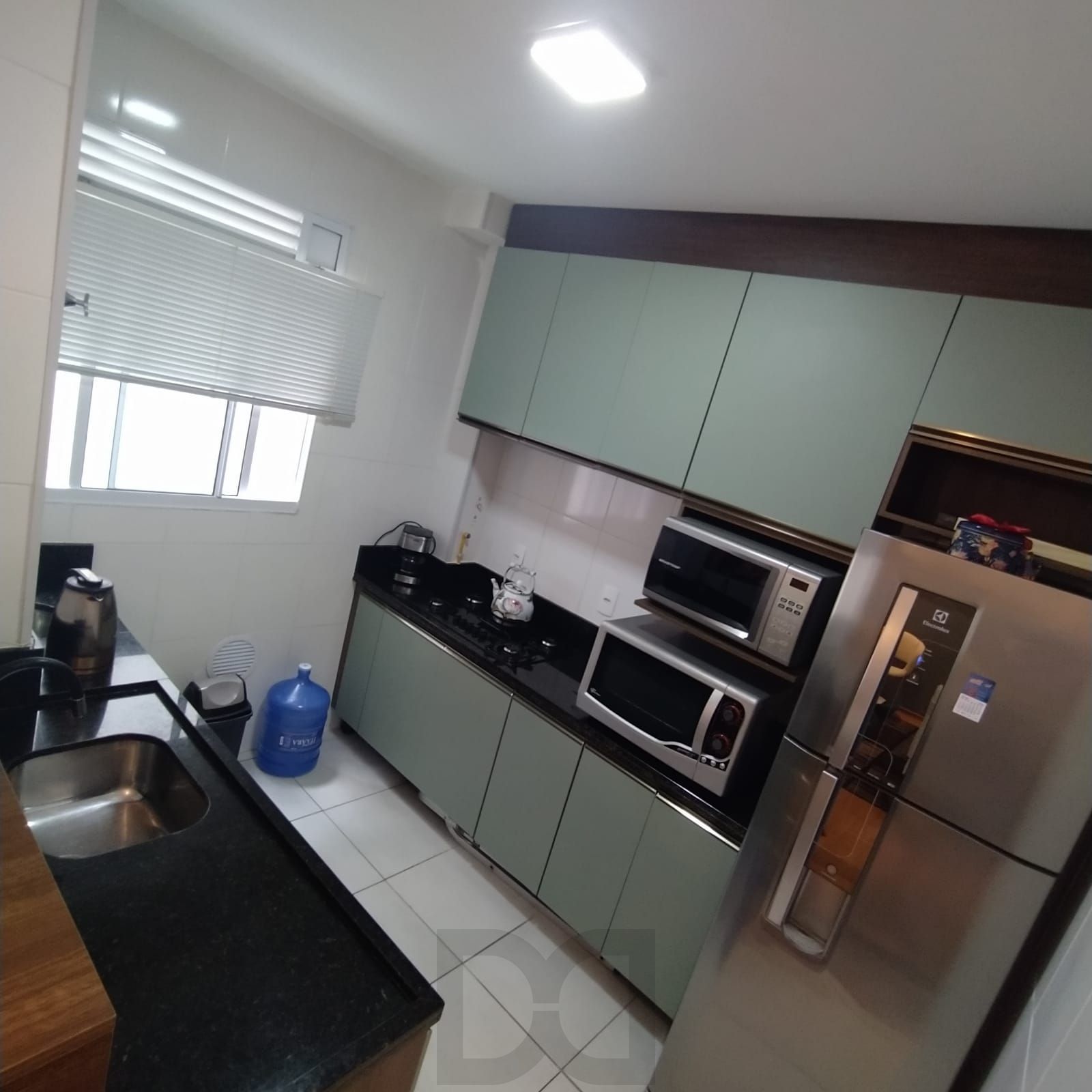 Apartamento de 2 dormitórios, mobiliado, com vaga exclusiva de estacionamento — foto 4