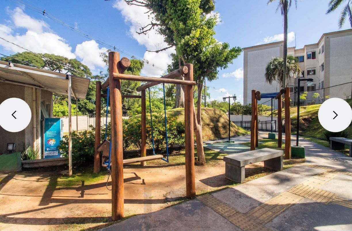 Apartamento Reformado com 2 Dormitórios e Excelente Localização — foto 16