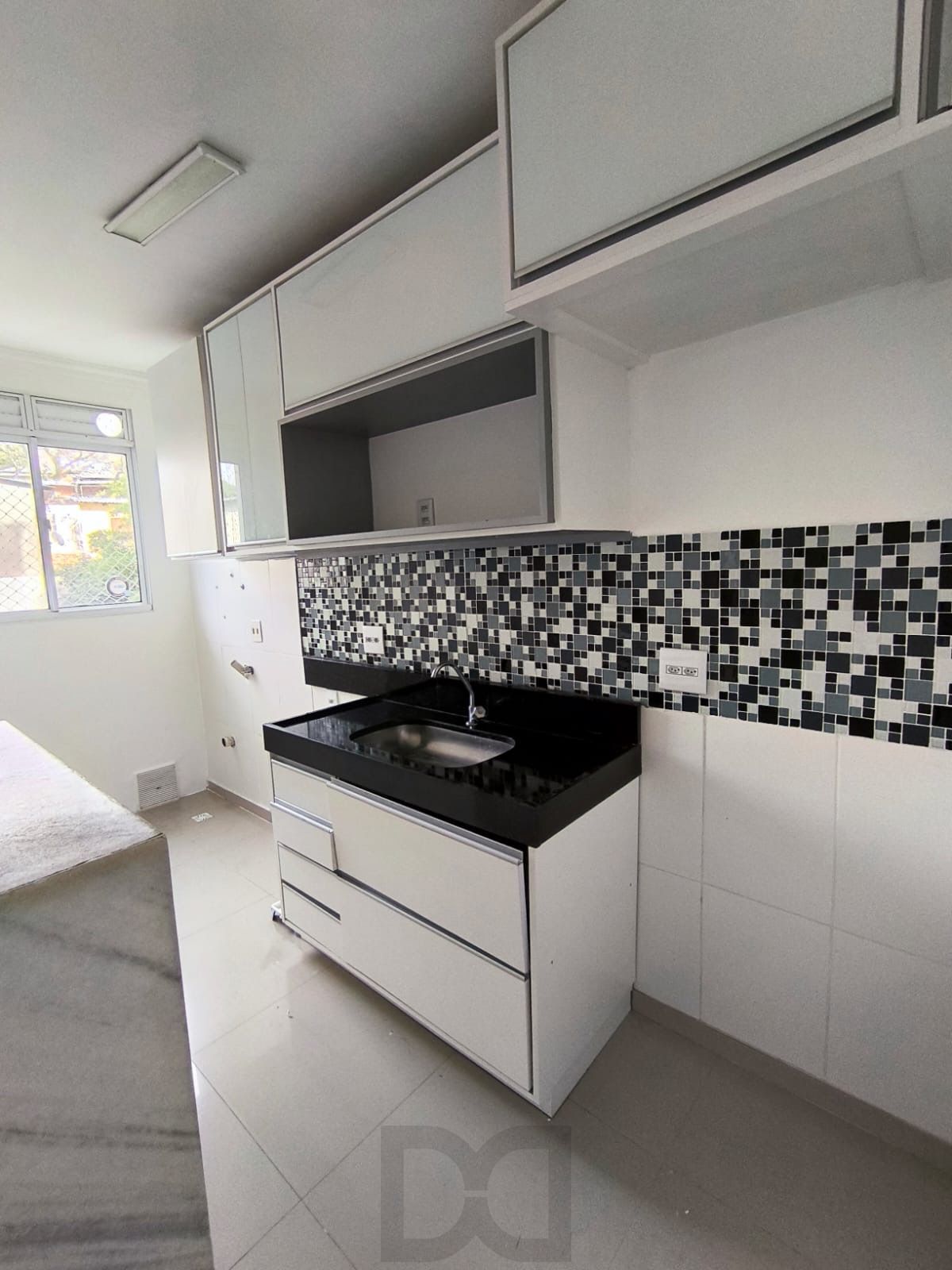 ÓTIMO APARTAMENTO COM SACADA A VENDA, APROVEITE A OPORTUNIDADE! — foto 3