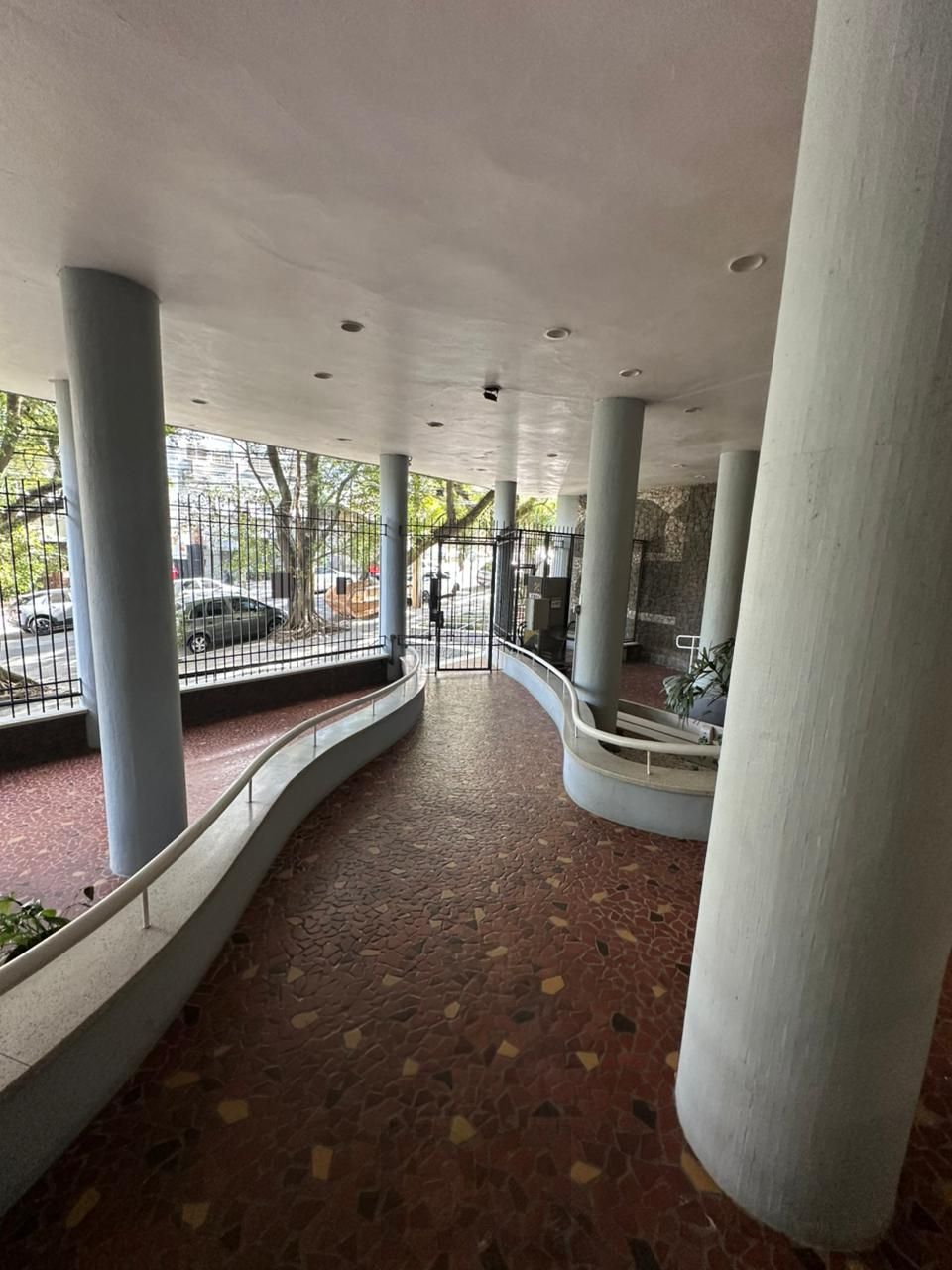 Apartamento 2 dormitórios a venda no Bairro Moinhos de Vento em Porto Alegre RS — foto 30