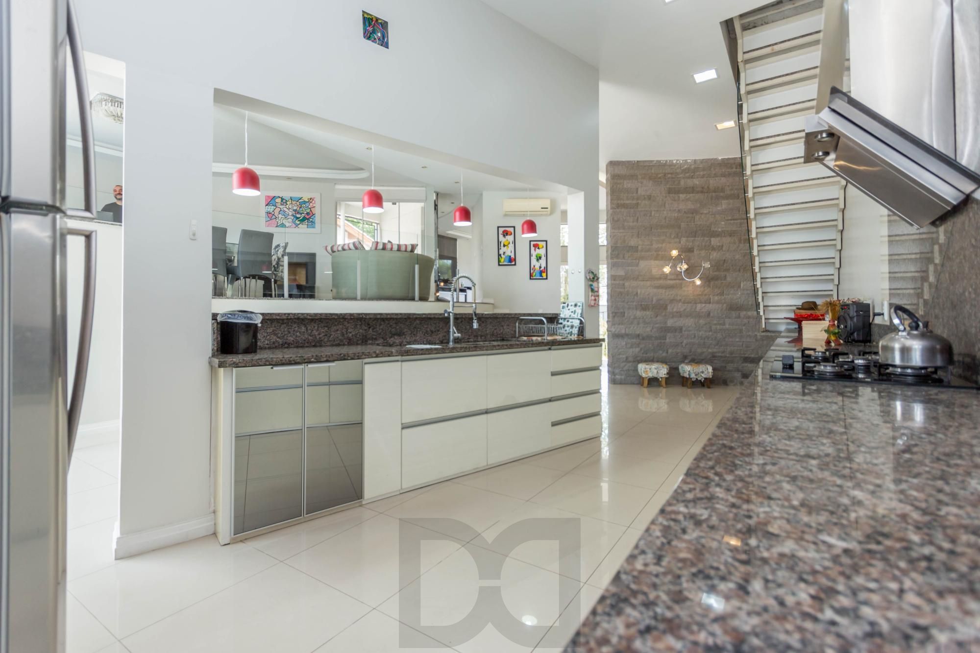 Casa Alto Padrão 3 dormitórios, 2 suítes, 4 banheiros, 4 vagas/box, Bairro Santo Antonio em Porto Alegre RS — foto 7