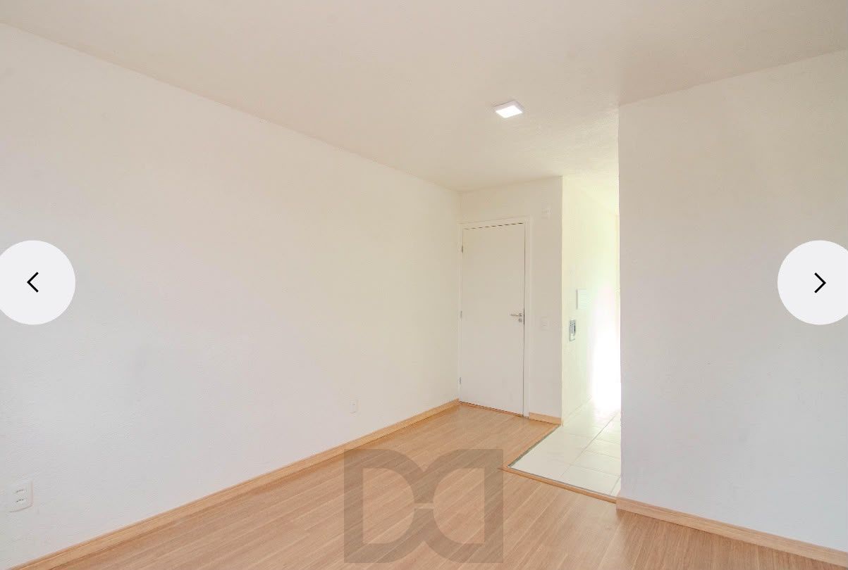 Apartamento Reformado com 2 Dormitórios e Excelente Localização — foto 9