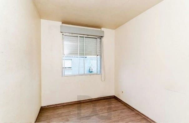 Apartamento 2 quartos, piso laminado, garagem coberta, próximo á UNIRRITER e 4 quadras Protásio Alves. — foto 16
