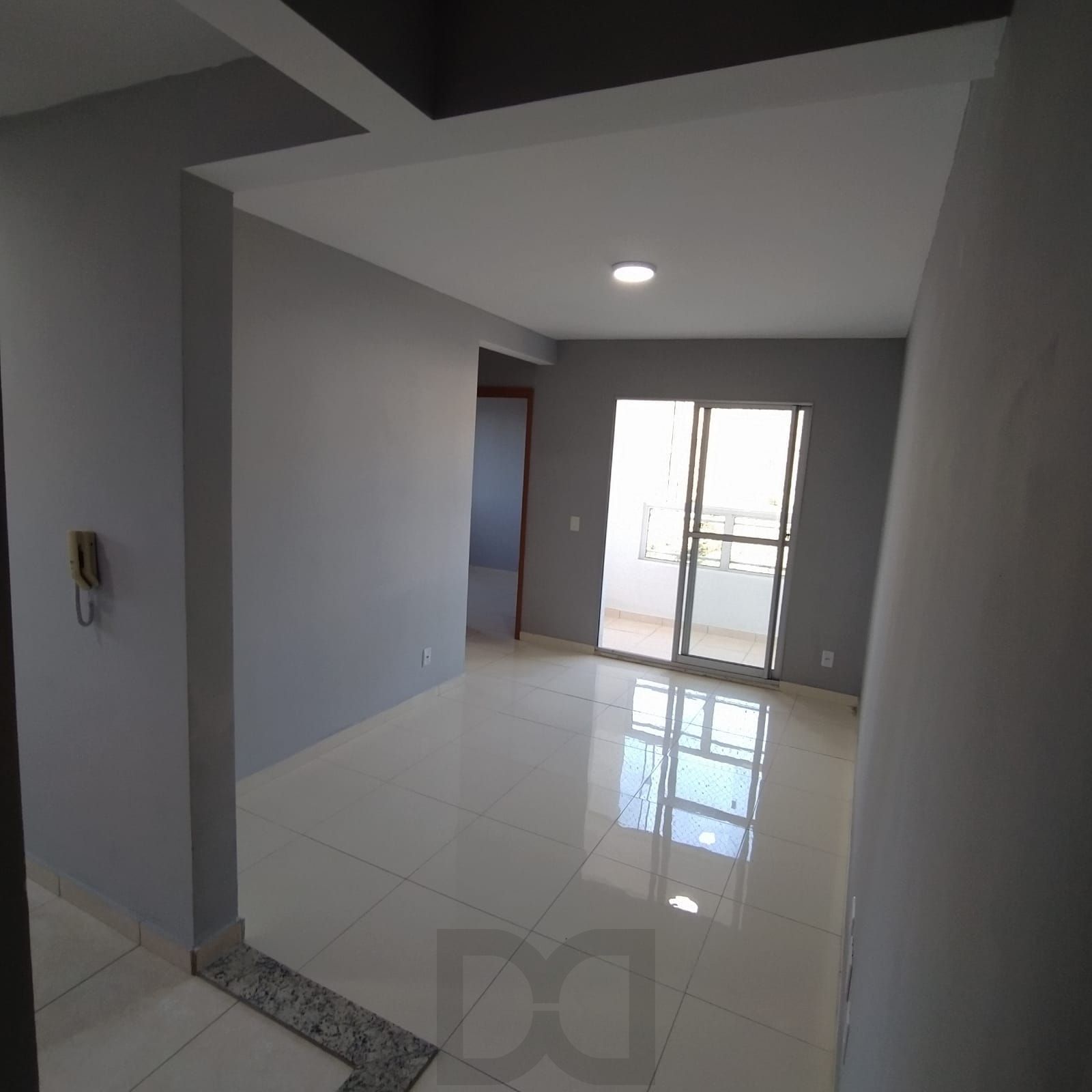 Apartamento 2 dormitórios, sacada e vaga exclusiva na Av Protasio Alves — foto 1