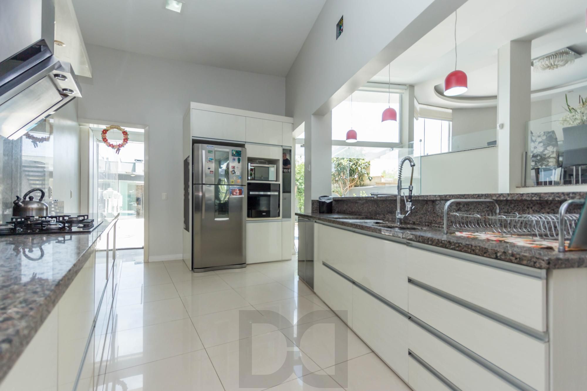 Casa Alto Padrão 3 dormitórios, 2 suítes, 4 banheiros, 4 vagas/box, Bairro Santo Antonio em Porto Alegre RS — foto 9