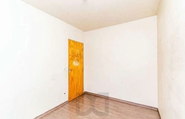 Apartamento 2 quartos, piso laminado, garagem coberta, próximo á UNIRRITER e 4 quadras Protásio Alves. — foto 13
