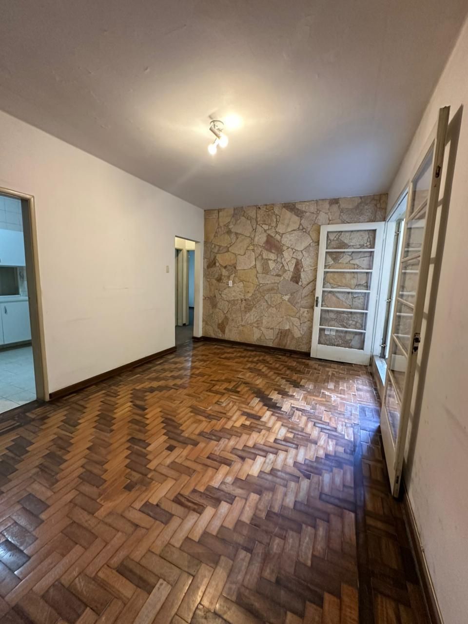 Apartamento 2 dormitórios a venda no Bairro Moinhos de Vento em Porto Alegre RS — foto 1
