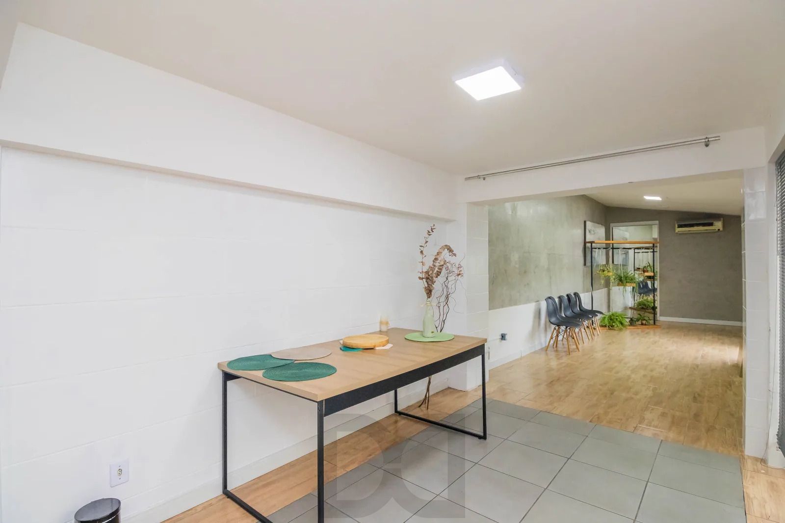 Casa a venda, 4 quartos, 2 vagas, 4 banheiros, Bairro Chacara das Pedras, em Porto Alegre/RS — foto 4