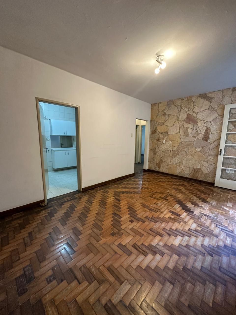 Apartamento 2 dormitórios a venda no Bairro Moinhos de Vento em Porto Alegre RS — foto 3