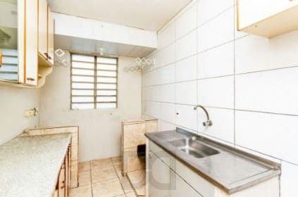 Apartamento 2 quartos, piso laminado, garagem coberta, próximo á UNIRRITER e 4 quadras Protásio Alves. — foto 6