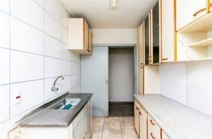 Apartamento 2 quartos, piso laminado, garagem coberta, próximo á UNIRRITER e 4 quadras Protásio Alves. — foto 5