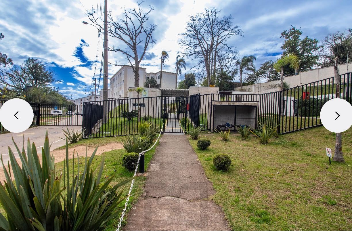 Apartamento Reformado com 2 Dormitórios e Excelente Localização — foto 10