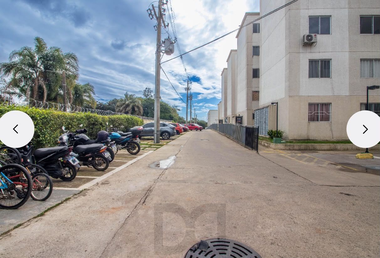 Apartamento Reformado com 2 Dormitórios e Excelente Localização — foto 14