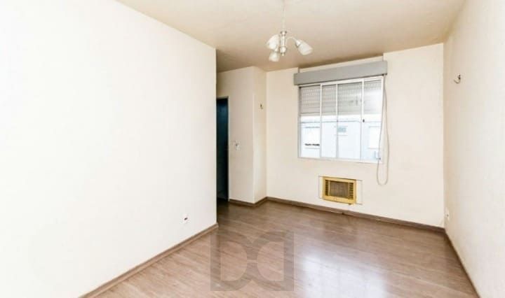 Apartamento 2 quartos, piso laminado, garagem coberta, próximo á UNIRRITER e 4 quadras Protásio Alves. — foto 3