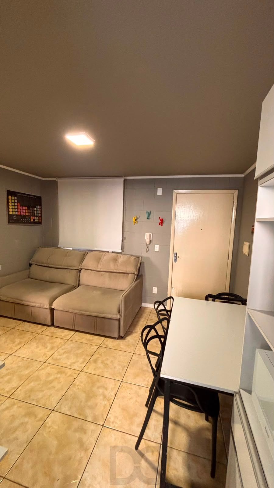 Apartamento com 2 dormitórios, estacionamento rotativo e ótima localização — foto 2
