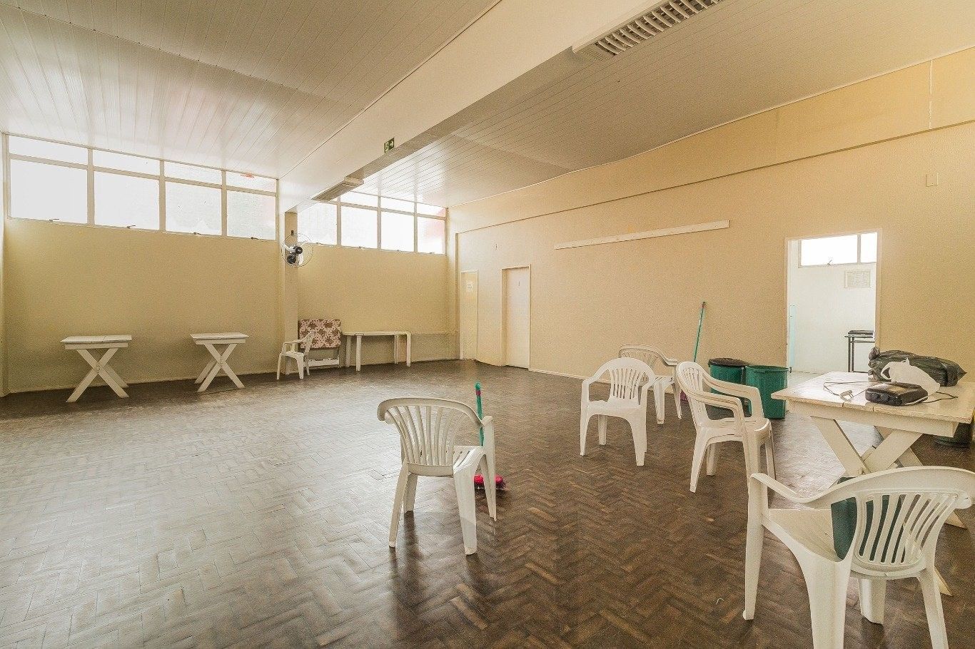 Excelente oportunidade para quem busca praticidade, conforto e boa localização, no bairro Jardim Itu em Porto Alegre. — foto 12