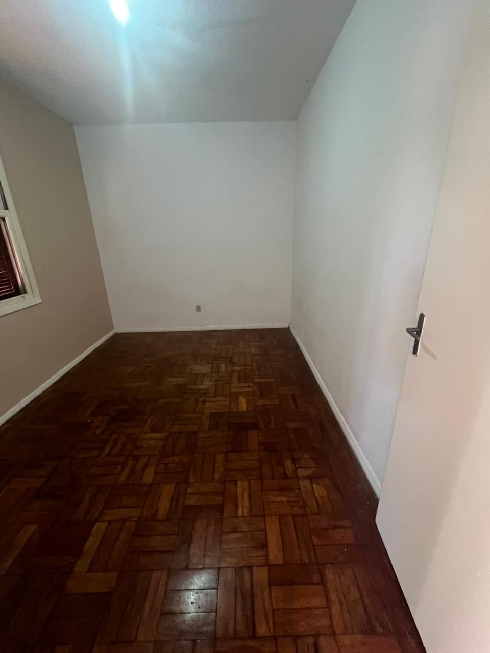 Apartamento 2 Dormitórios Reformado com Localização Imbatível — foto 4