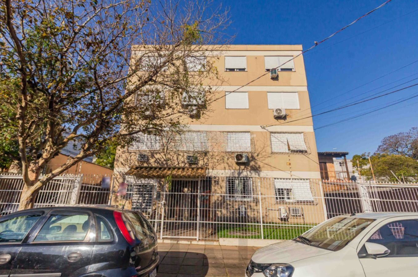 Viva com conforto e praticidade em um charmoso apartamento de 01 dormitório no Bairro Sarandi, em Porto Alegre. — foto 1