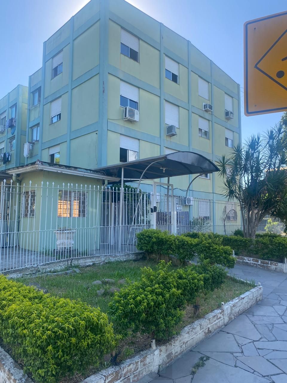 Apartamento com 02 dormitórios, Bairro Camaquã, Porto Alegre/RS — foto 1