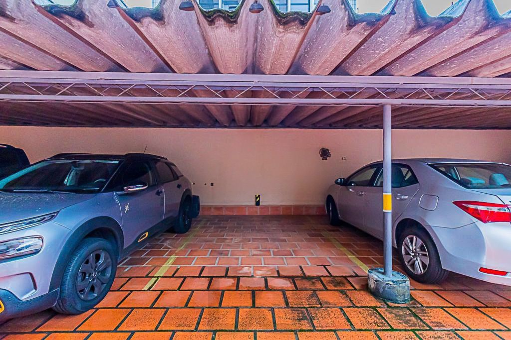 Apartamento de 02 dormitórios com estilo, Bairro Menino Deus, Porto Alegre, Rio Grande do Sul — foto 30