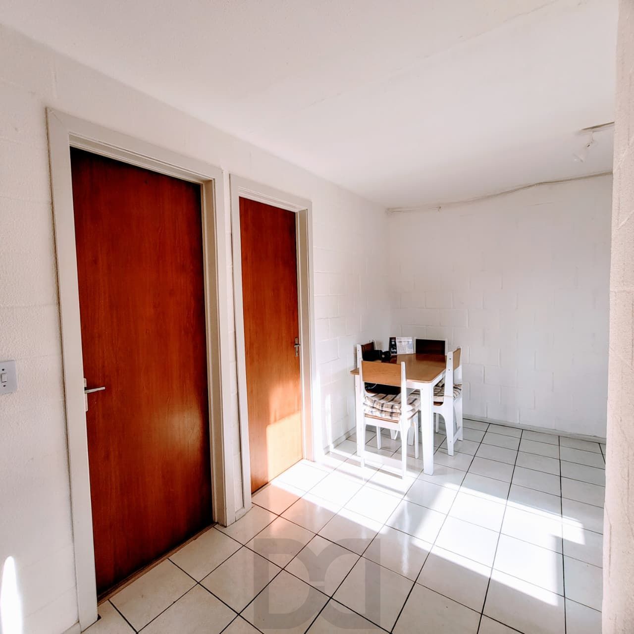 Oportunidade Única! Apartamento Desocupado à Venda em Porto Alegre! — foto 2