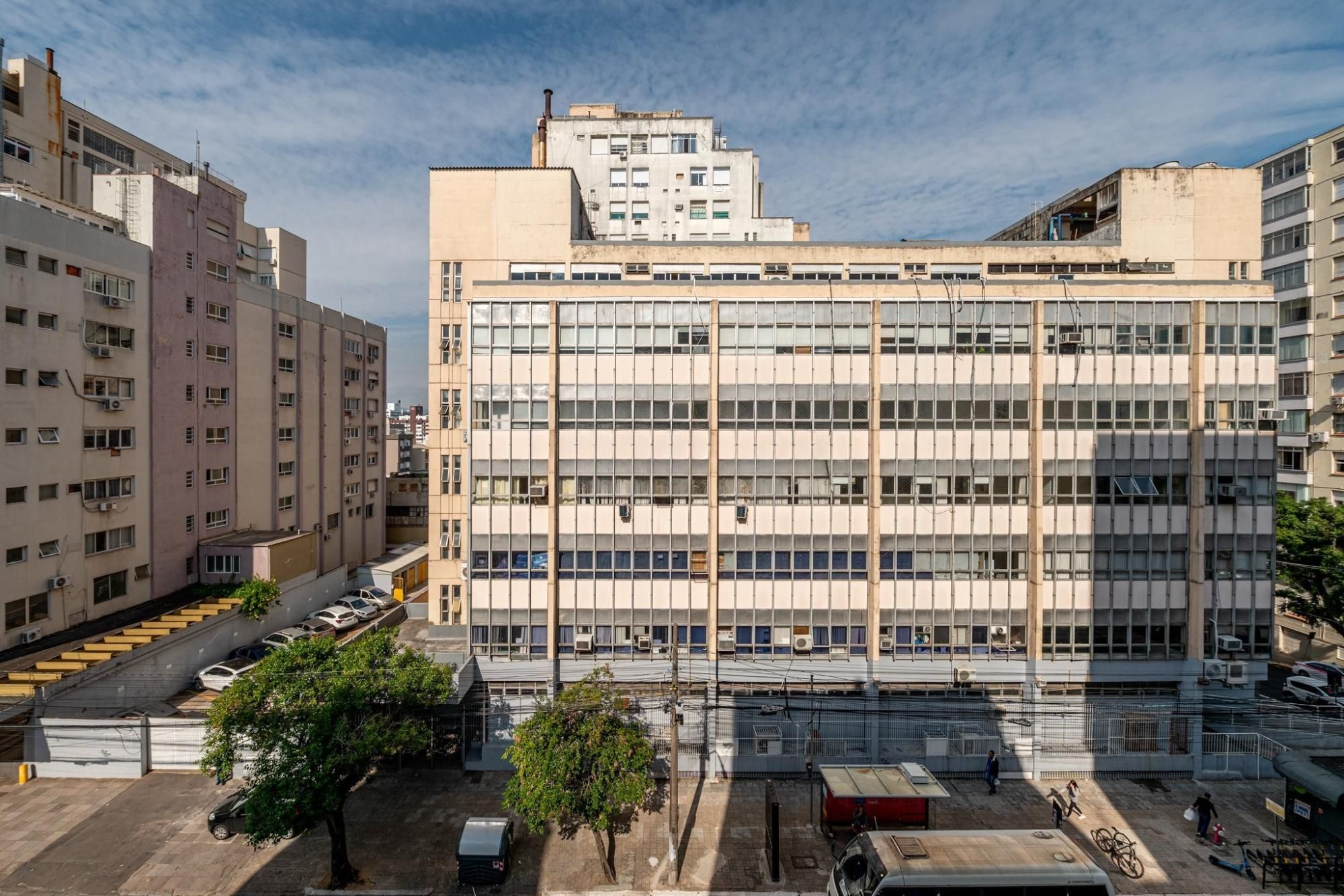 APTO COM 4 DORMITÓRIOS - AVENIDA INDEPENDÊNCIA - SALAR — foto 16