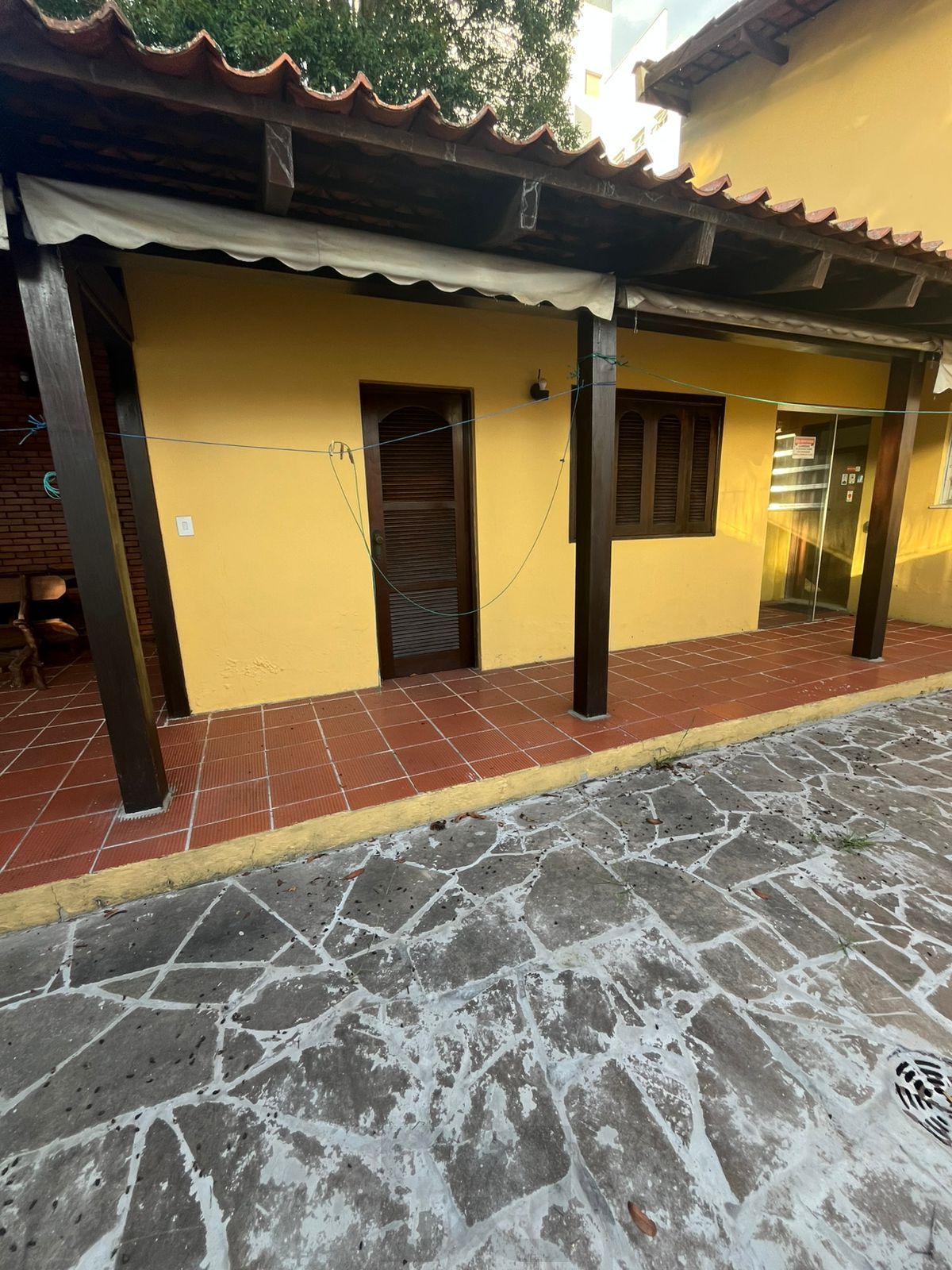 Casa ampla com potencial residencial e comercial | 220m² | Porto Alegre, Rio Grande do Sul — foto 12