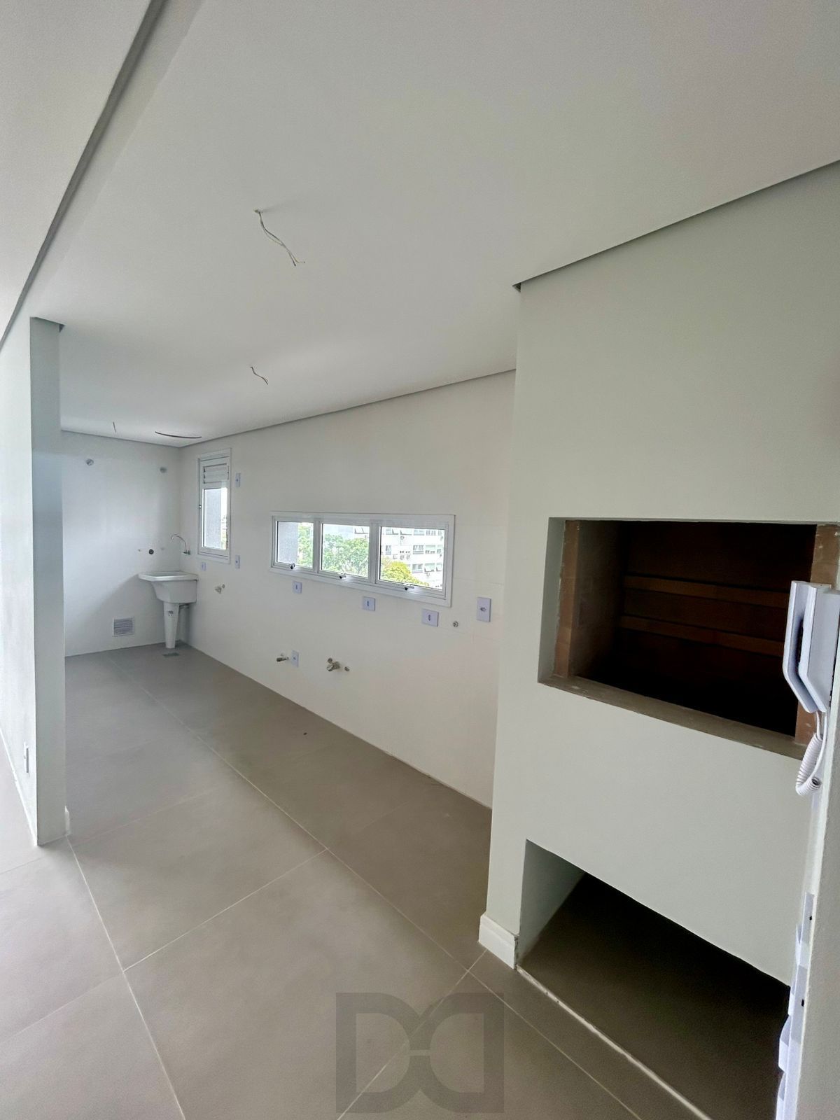 Excelente apartamento de 03 dormitórios, de frente, Bairro Vila Ipiranga, Porto Alegre/RS — foto 2