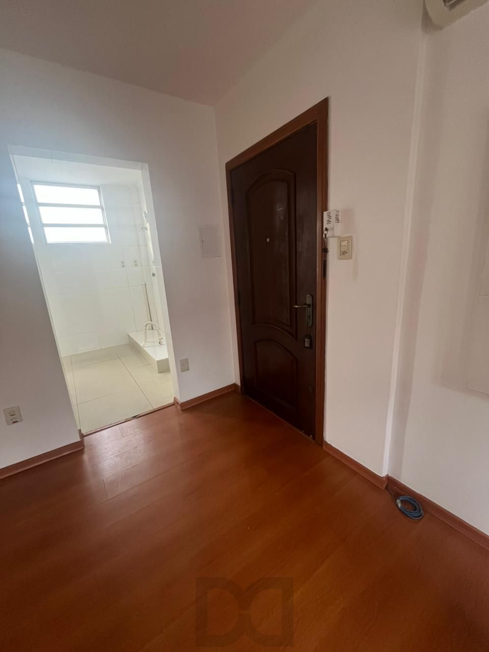 Apartamento 2 Dormitórios Reformado | 44,33m² Privativos | Ótima Localização — foto 1