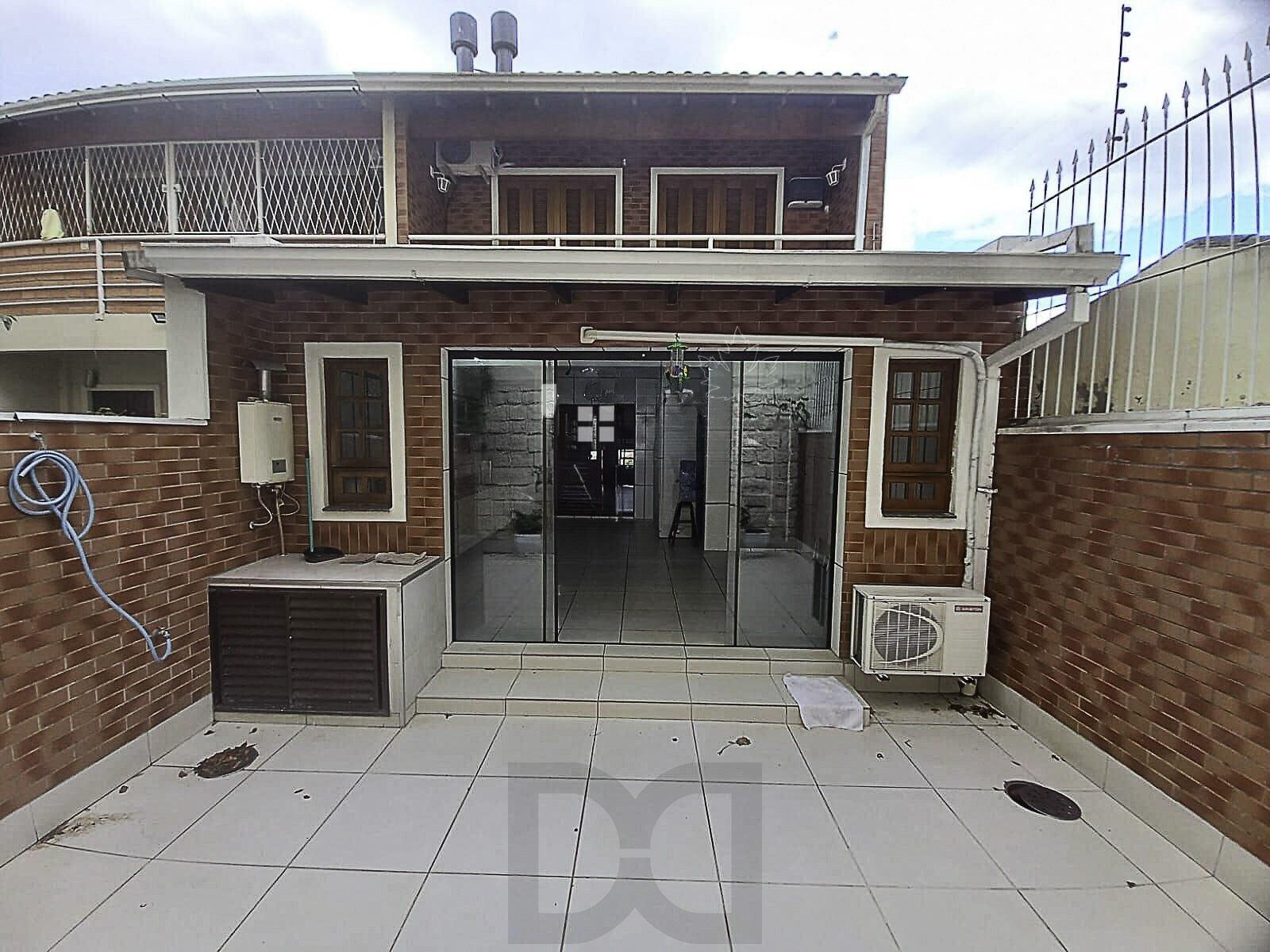 Casa com 192m², Bairro Medianeira, Porto Alegre, Rio Grande do Sul — foto 1
