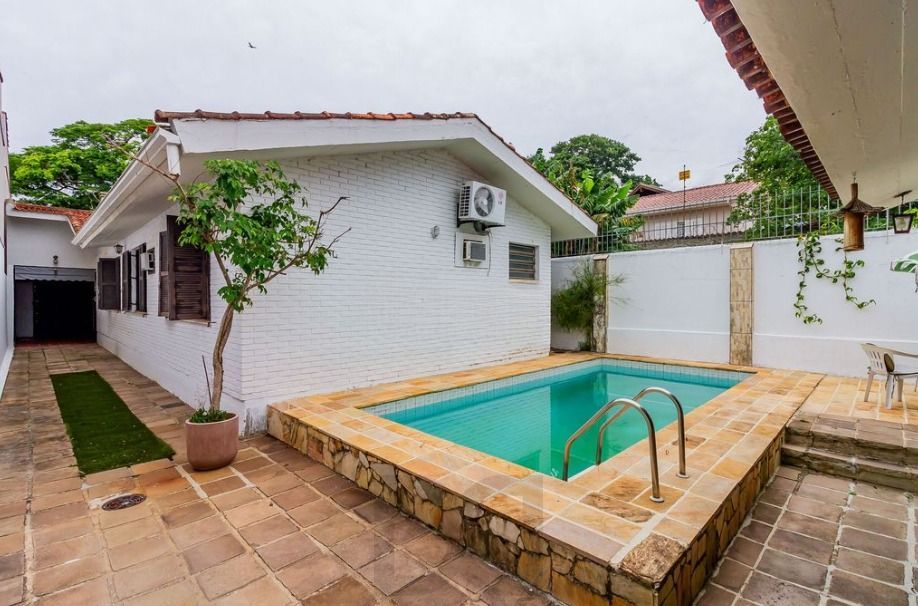 Casa em ótima localização, com 201m², Bairro Medianeira, Porto Alegre/RS — foto 1