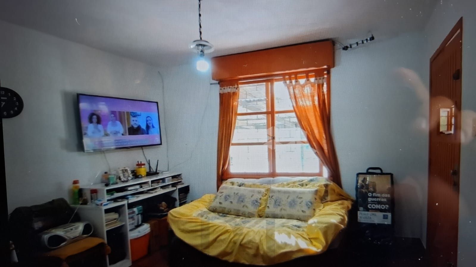 CASA AMPLA, 2 DORMITÓTIOS, 1SUÍTE, SALA, COZINHA, BANHEIRO SOCIAL , 2 VAGAS DE GARAGEM E ÓTIMA LOCALIZAÇÃO! — foto 4