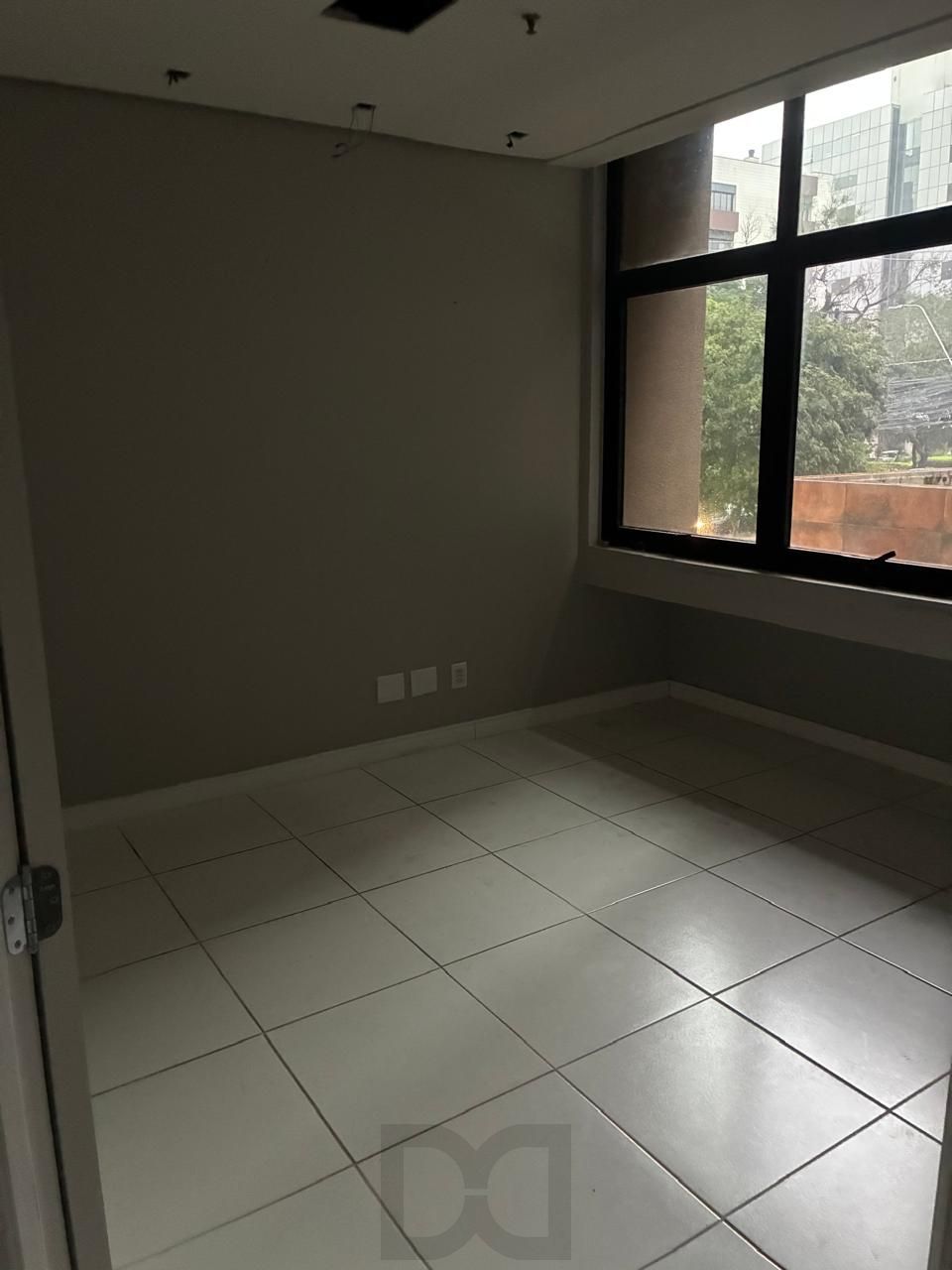 EXCELENTE SALA COMERCIAL, COM TRES AMBIENTES, E MAIS UM LAVABO. — foto 8