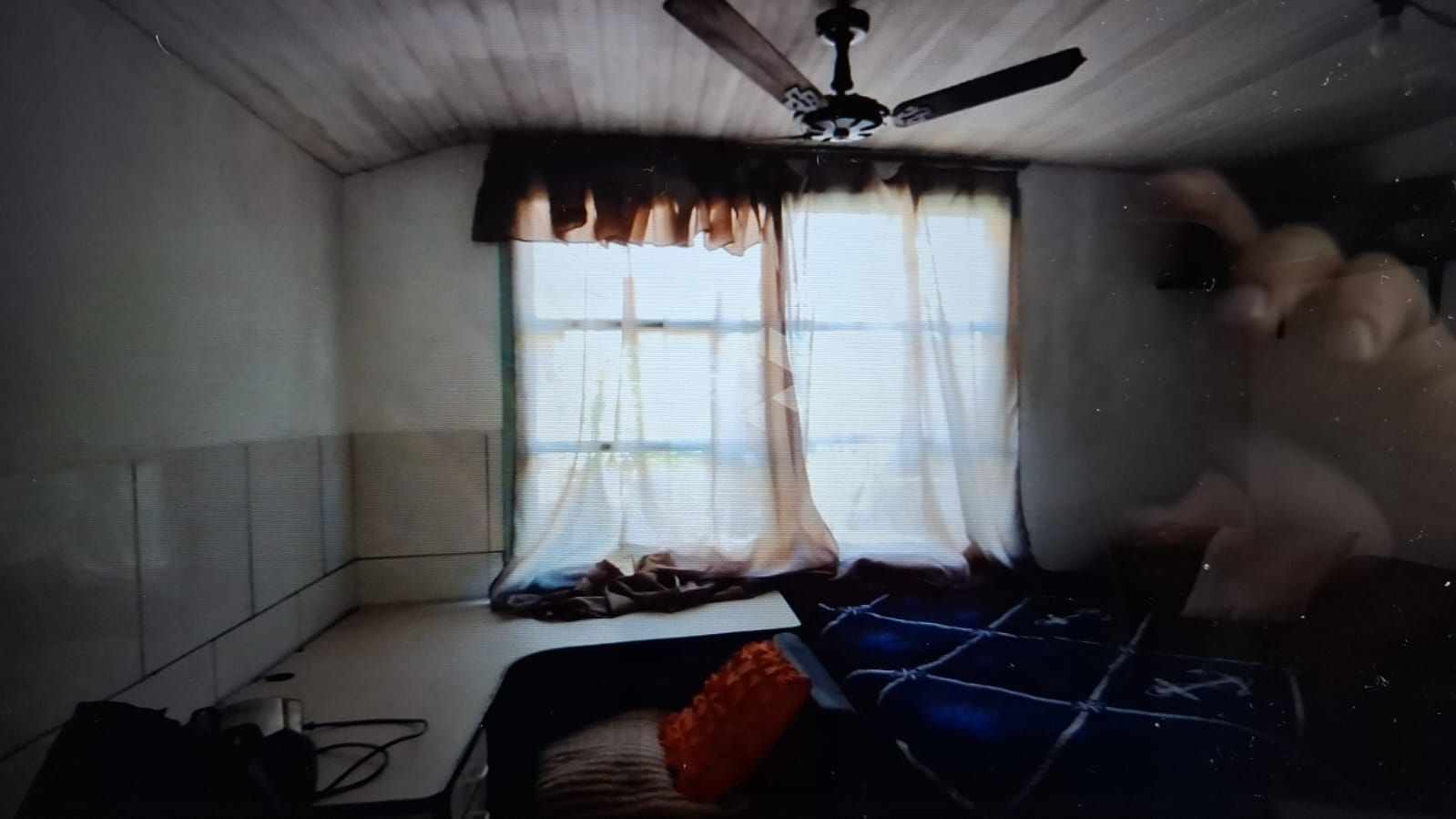 CASA AMPLA, 2 DORMITÓTIOS, 1SUÍTE, SALA, COZINHA, BANHEIRO SOCIAL , 2 VAGAS DE GARAGEM E ÓTIMA LOCALIZAÇÃO! — foto 9