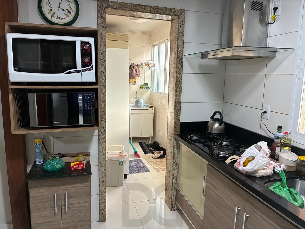 RESIDENCIA NO PARQUE SANTA FÉ RECENTEMENTE REFORMADA COM TRES DORMITORIOS, ESCRITORIO, SALÃO DE FESTAS, PISCINA, CHURRASQUEIRA. — foto 7