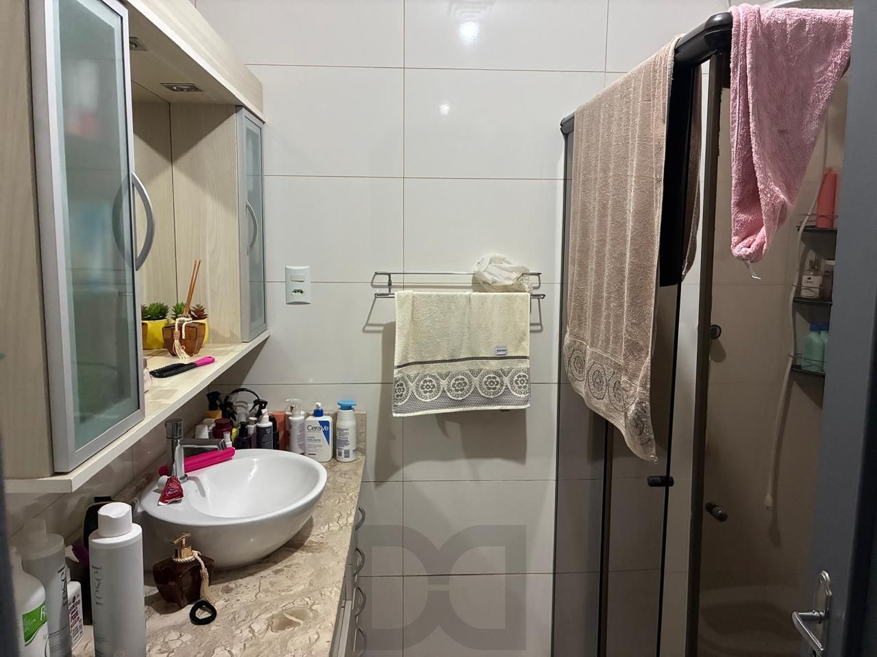 RESIDENCIA NO PARQUE SANTA FÉ RECENTEMENTE REFORMADA COM TRES DORMITORIOS, ESCRITORIO, SALÃO DE FESTAS, PISCINA, CHURRASQUEIRA. — foto 10
