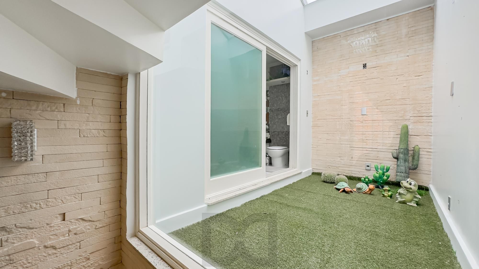 Casa de altíssimo padrão, com 4 suites, e mobiliada, no Chácara das Pedras — foto 3
