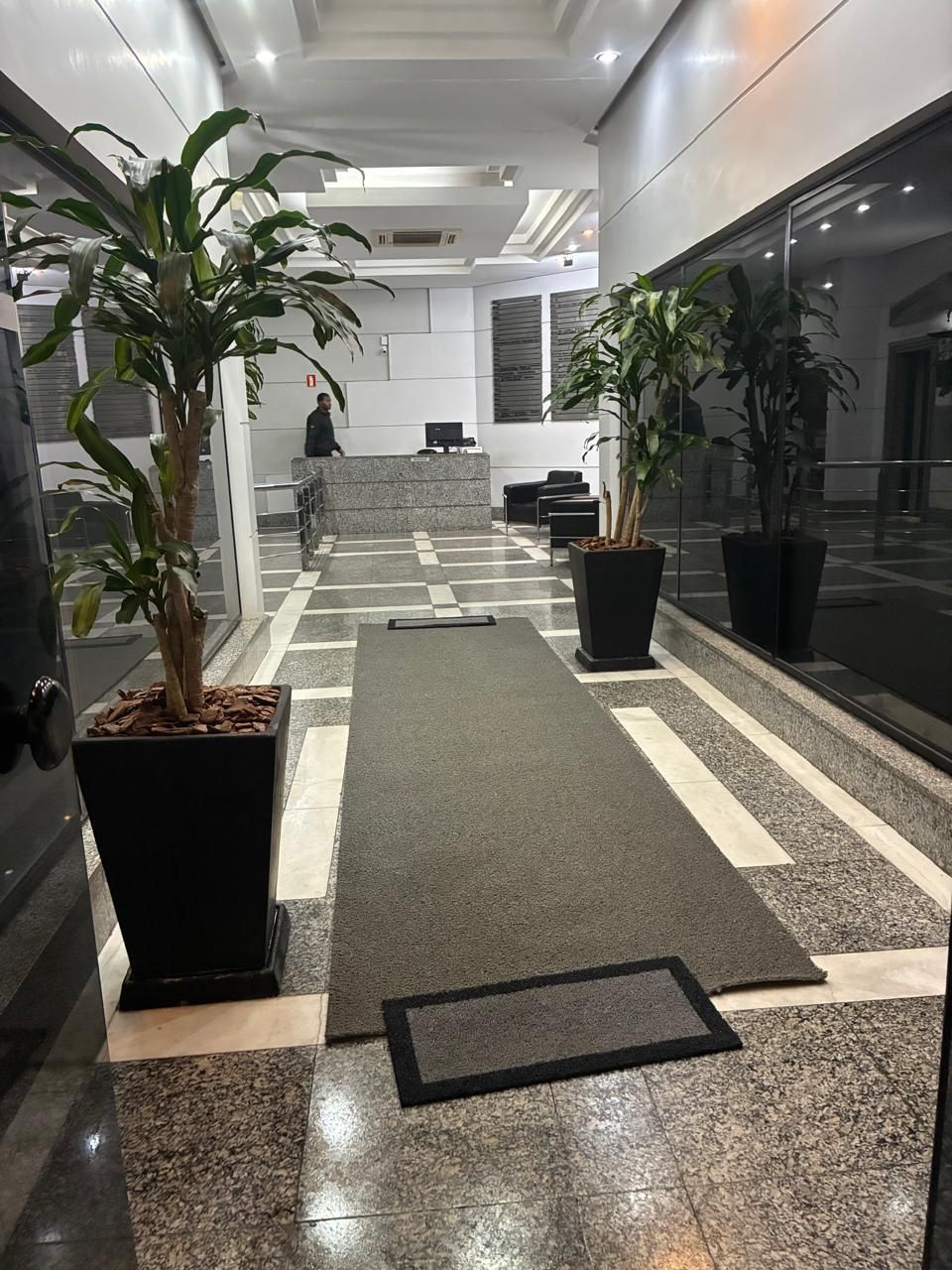 EXCELENTE SALA COMERCIAL, COM TRES AMBIENTES, E MAIS UM LAVABO. — foto 13