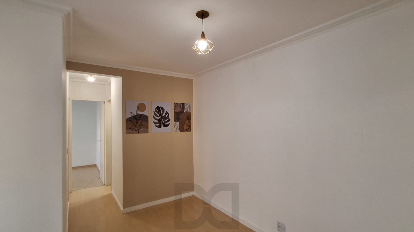 Vendo Apto 2 dorm. reformado, inclusive elétrica, muito bem localizado! — foto 4
